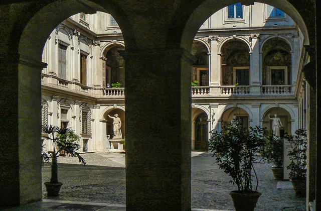 Cortile palazzo Altemps